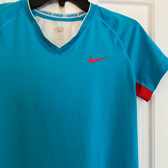 Nike Short-Sleeve - Picture 4 of 8